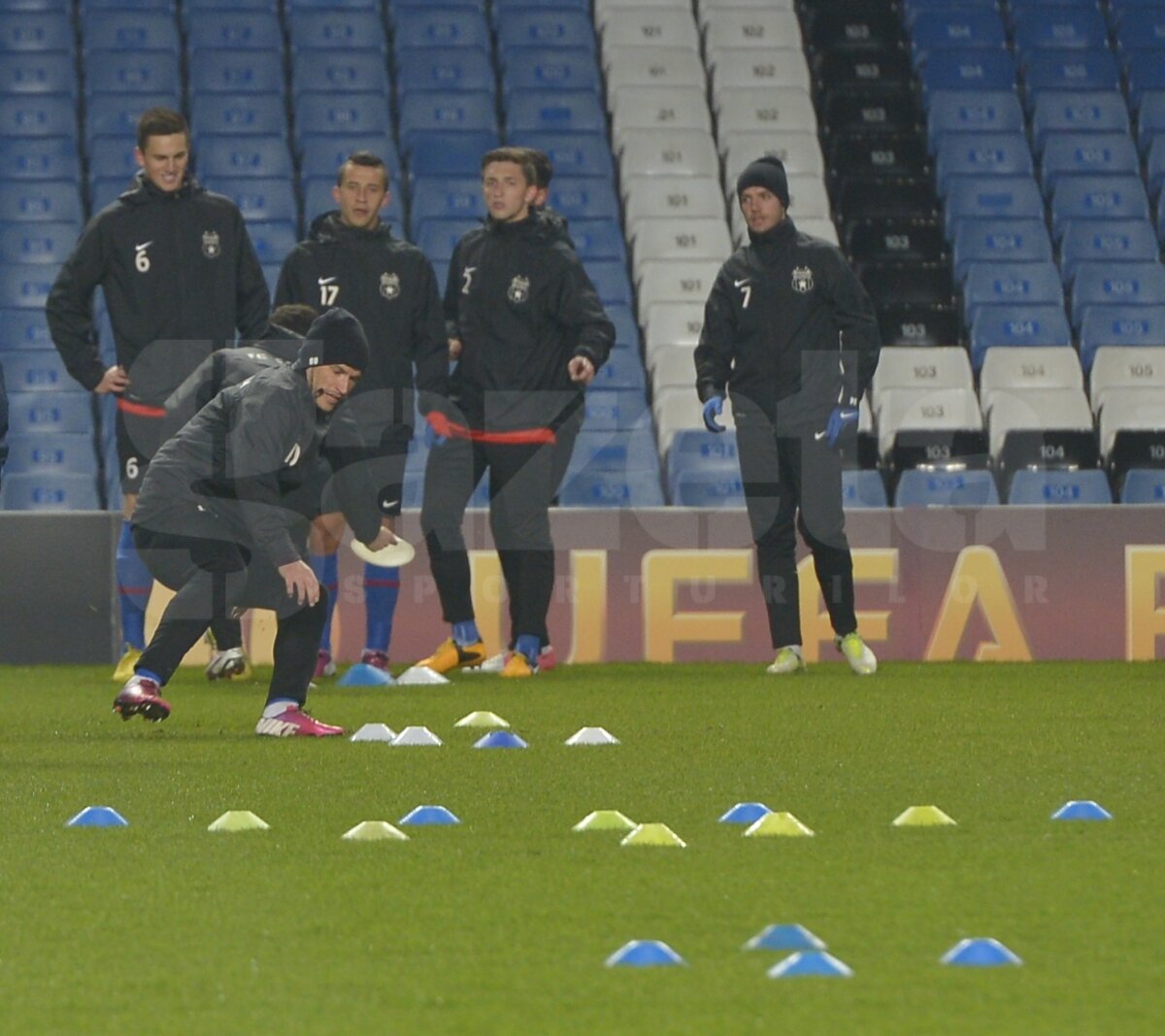 FOTO Alarmă la Steaua! Ar putea absenta un jucător de bază: "Este foarte greu să-l înlocuim". Imagini de la antrenamentul oficial