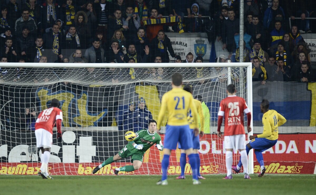 FOTO şi VIDEO Asaltul "lupilor" » Petrolul urcă pe locul 4 după victoria în faţa lui Dinamo, 2-1