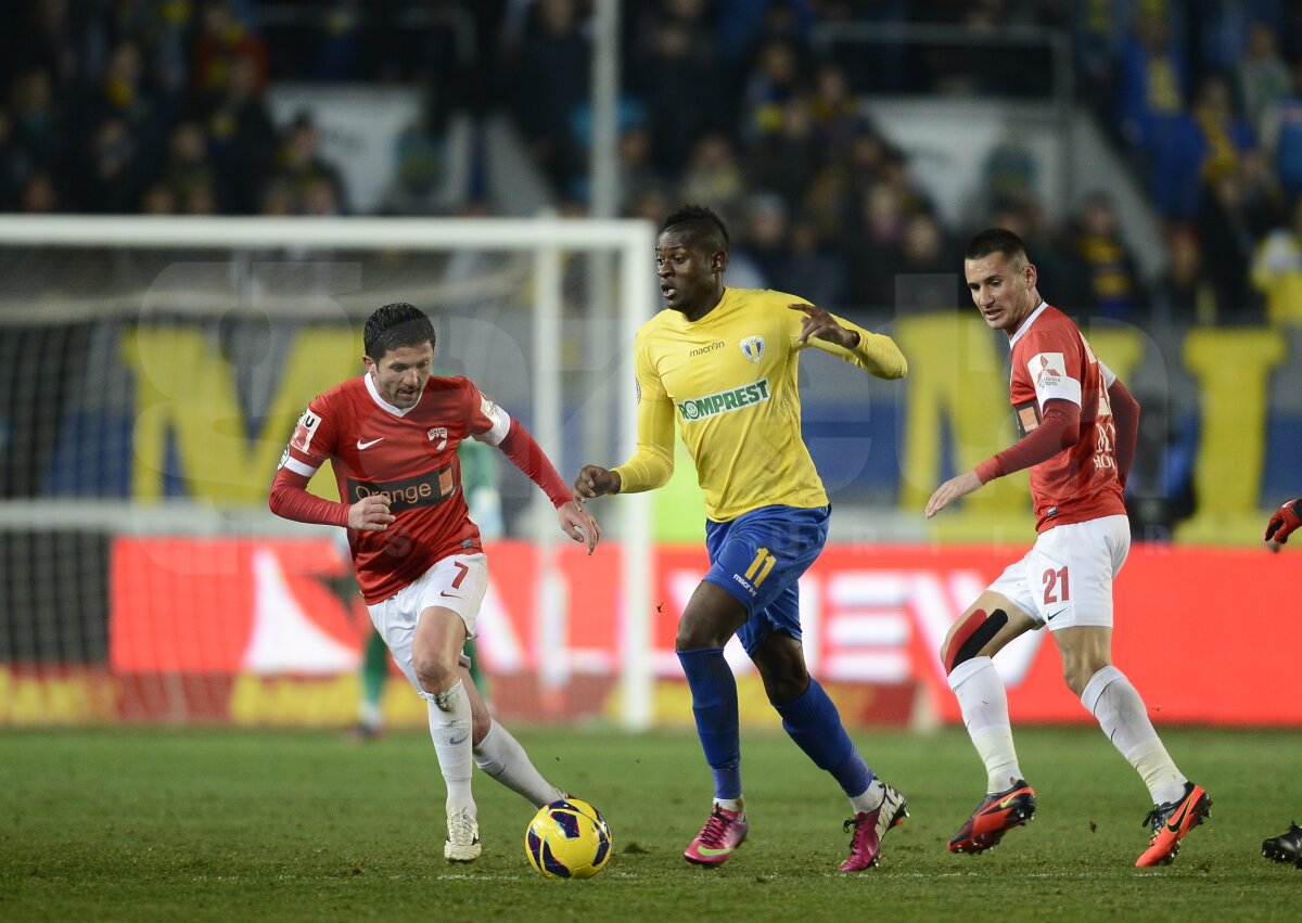 FOTO şi VIDEO Asaltul "lupilor" » Petrolul urcă pe locul 4 după victoria în faţa lui Dinamo, 2-1