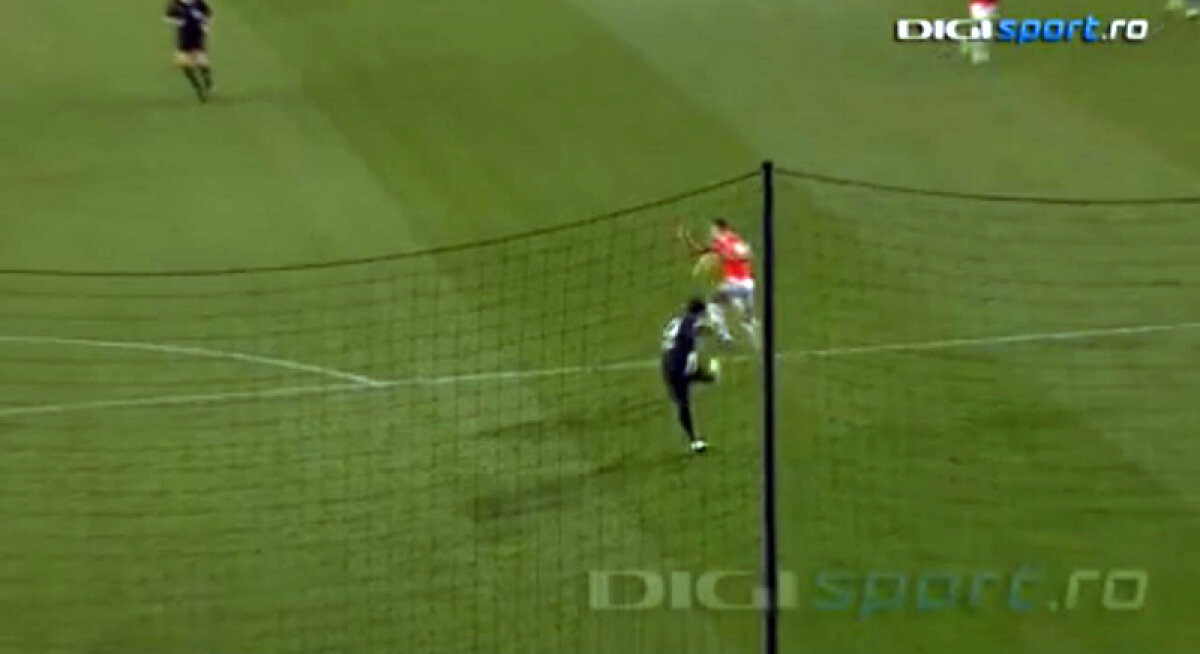 Danciu-gol a intrat în istorie » 15.000 de oameni l-au aplaudat aseară pe fotbalistul legendar