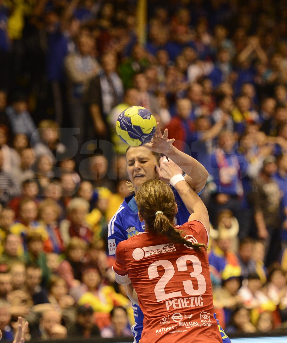 FOTO şi VIDEO Doar locul al doilea în grupă! » Oltchim - Krim 23-20