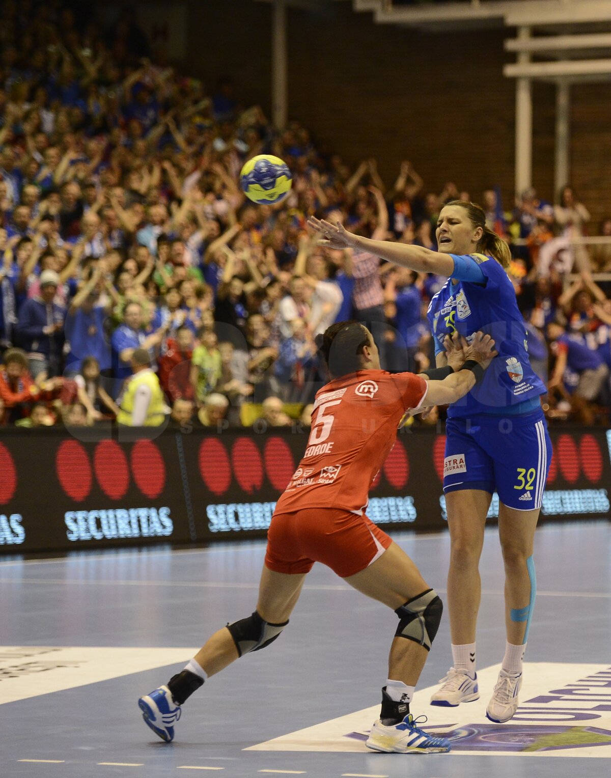 FOTO şi VIDEO Doar locul al doilea în grupă! » Oltchim - Krim 23-20