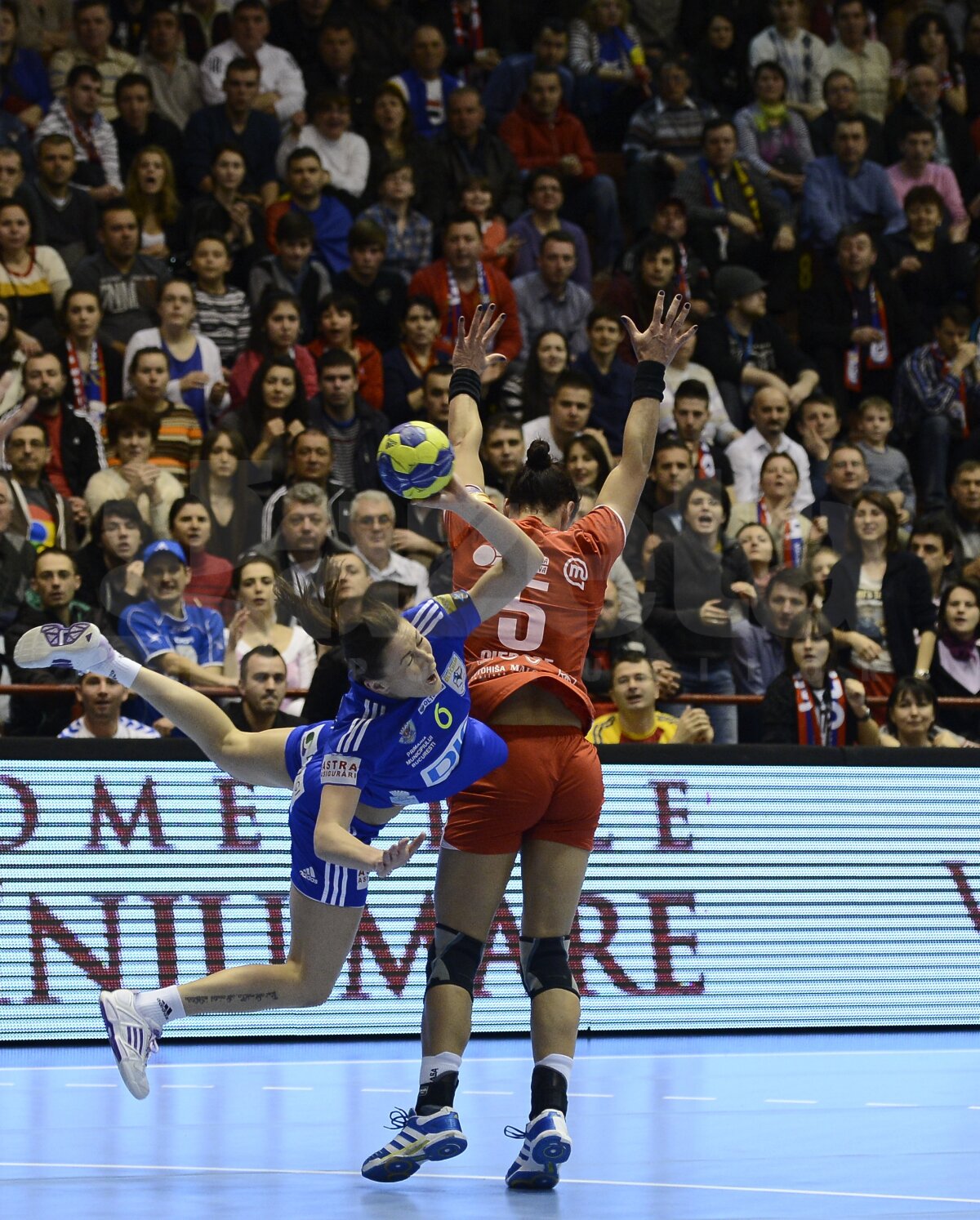 FOTO şi VIDEO Doar locul al doilea în grupă! » Oltchim - Krim 23-20