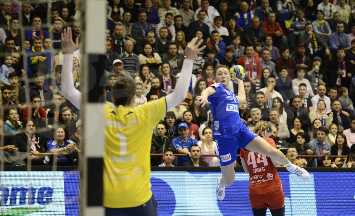 FOTO şi VIDEO Doar locul al doilea în grupă! » Oltchim - Krim 23-20