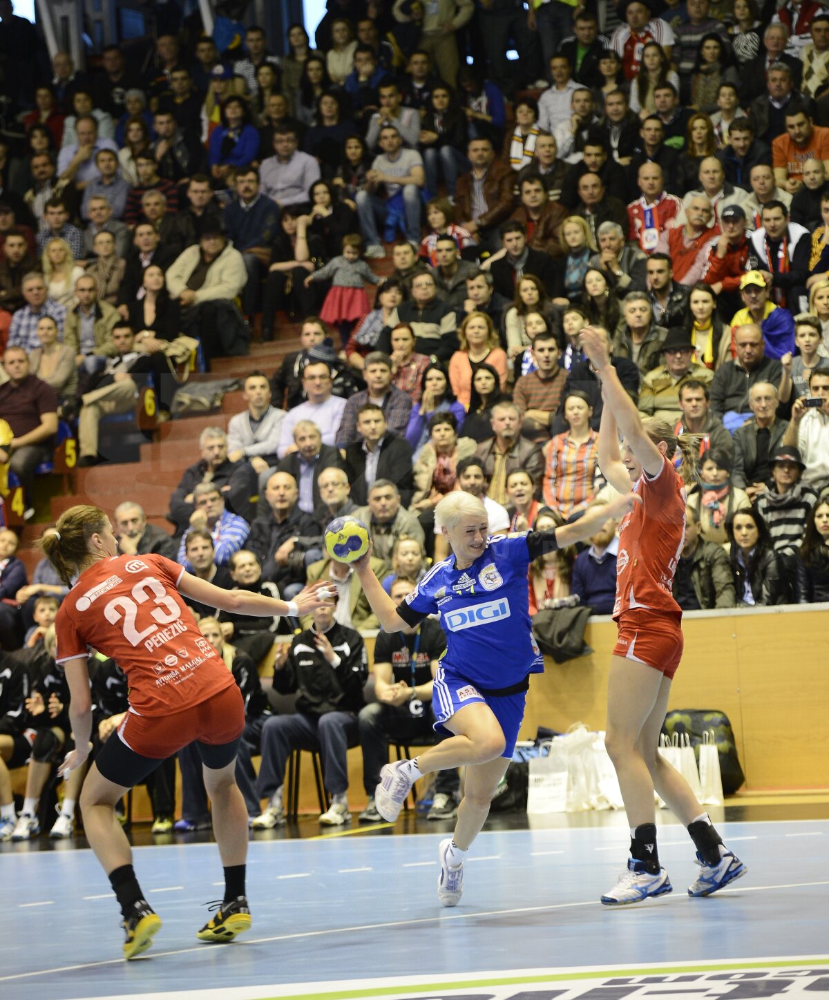 FOTO şi VIDEO Doar locul al doilea în grupă! » Oltchim - Krim 23-20