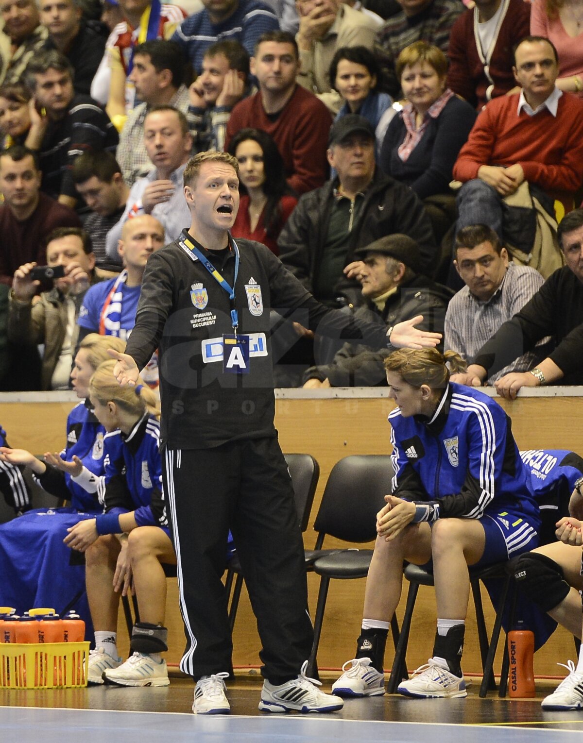 FOTO şi VIDEO Doar locul al doilea în grupă! » Oltchim - Krim 23-20