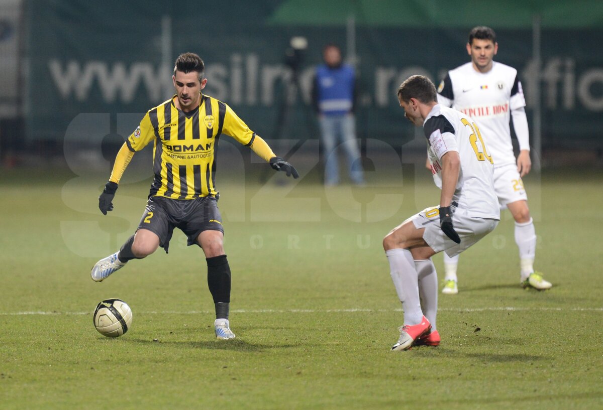 VIDEO şi FOTO FC Braşov - U Cluj 0-0 » "Stegarii" au egalat Rapid în clasament, clujenii au depăşit Ceahlăul