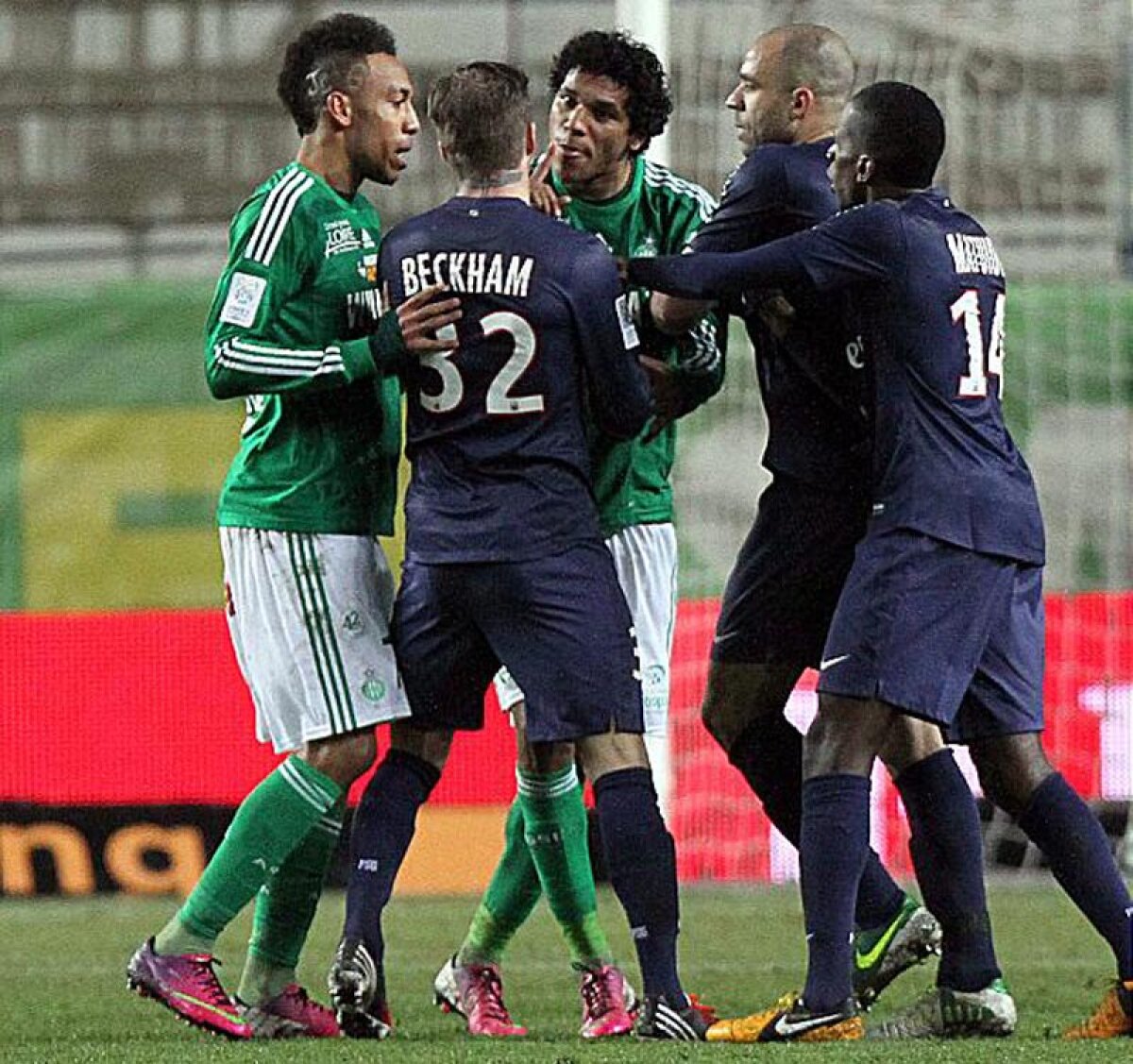 VIDEO Coridă cu Beckham » Englezul a sărit la bătaie în finalul meciului St. Etienne - PSG 2-2!