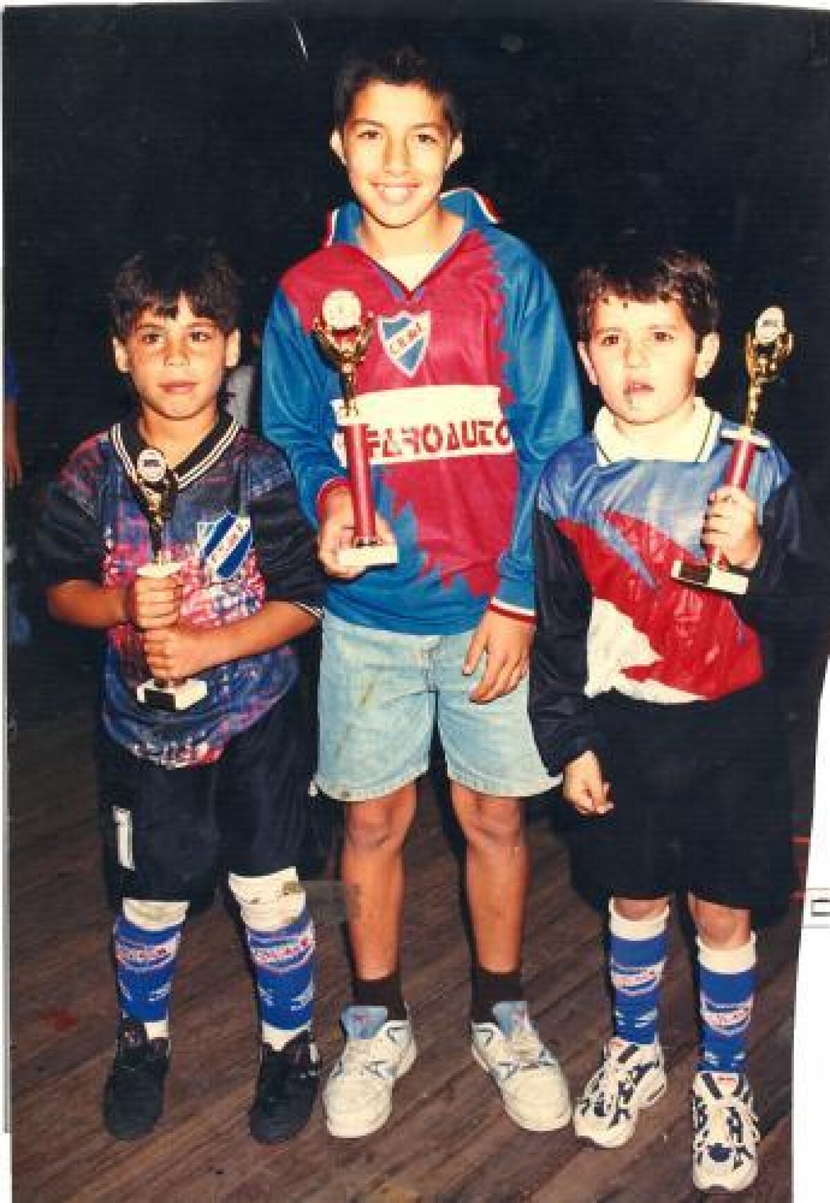 VIDEO şi FOTO Povestea emoţionantă a lui Luis Suarez: Cum a ajuns idol puştiul care "aduna monede de pe jos pentru a-i face cadouri iubitei"