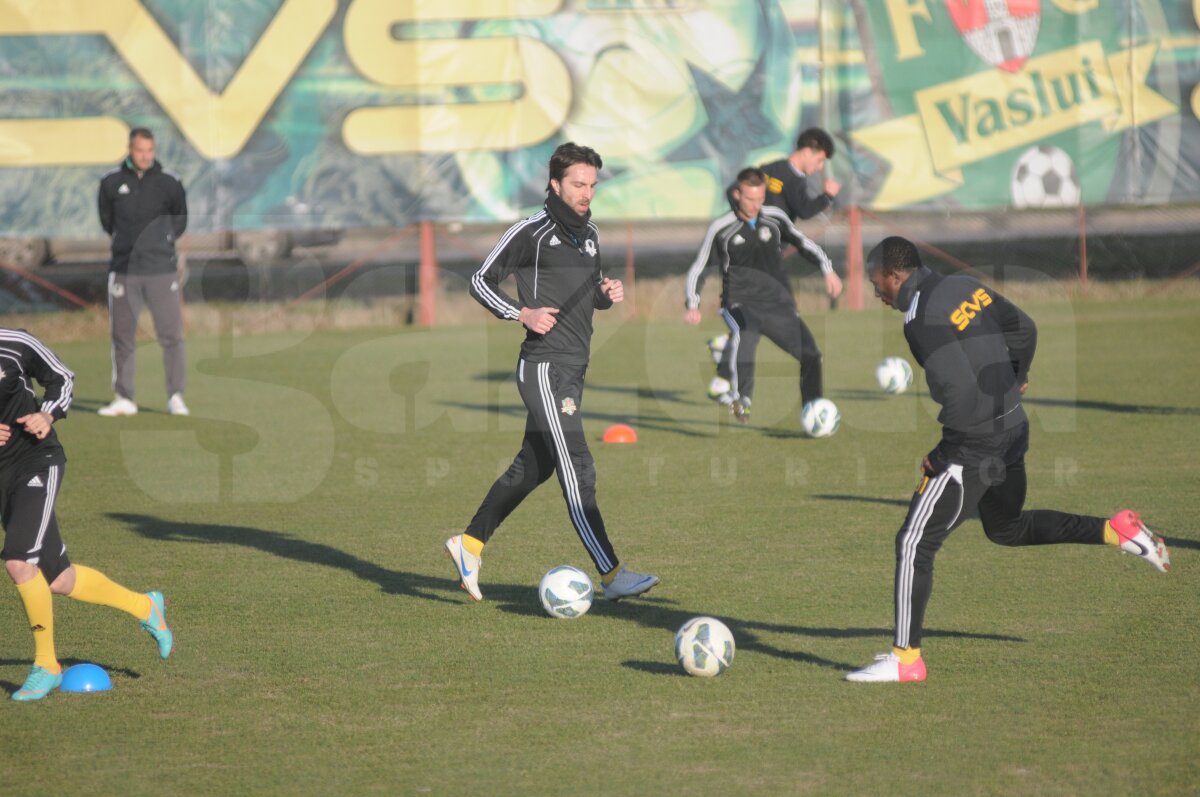 FOTO Hizo a iertat doi jucători şi i-a reprimit la antrenamente!