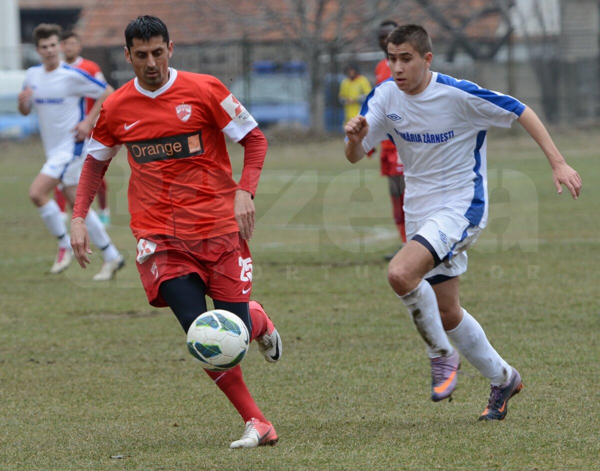 FOTO şi VIDEO ”Cîinii” sînt mai iuţi ca Pegasul! Ai lui Ţălnar au încălecat pe Mobre şi-au făcut 8-0 la Zărneşti