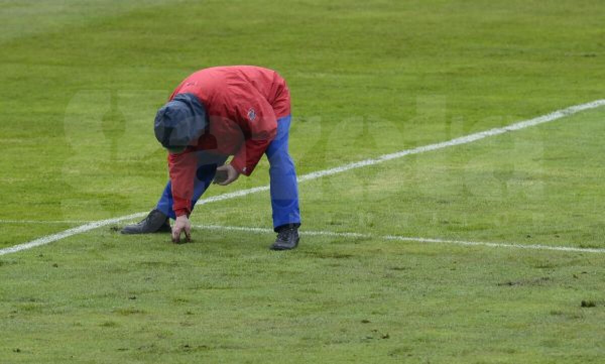 Ungaria - România se joacă azi, ora 21:30, pe un gazon imposibil! Ce jucători aruncă în luptă Piţurcă