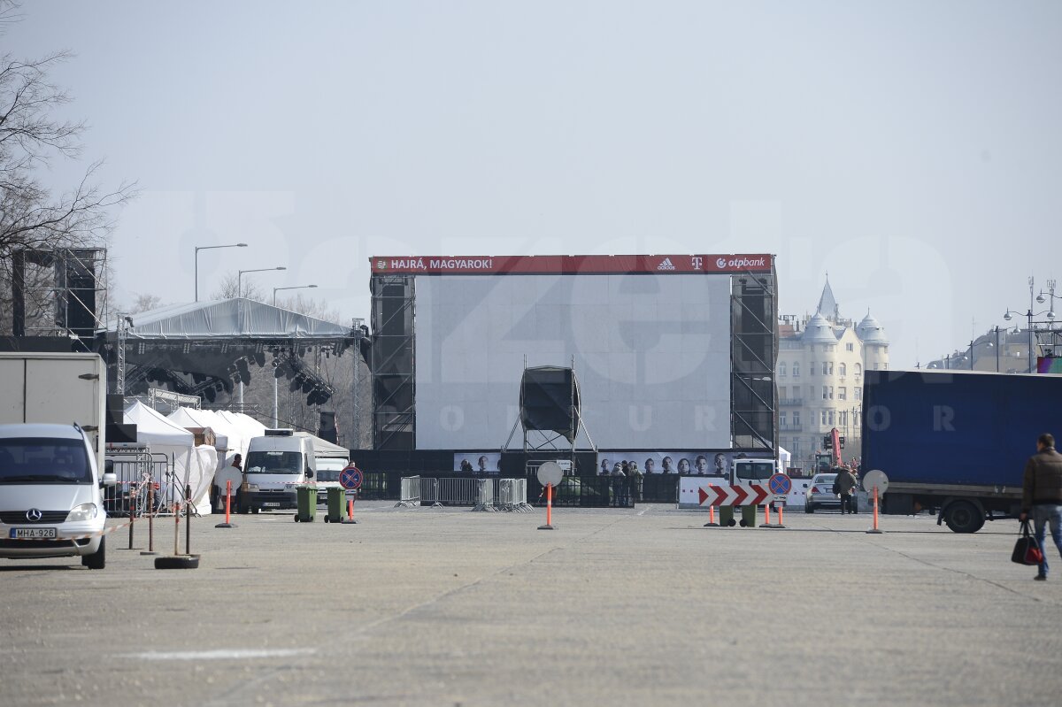 FOTO Pregătirile pentru Ungaria - România » Ecranul gigant a fost amplasat