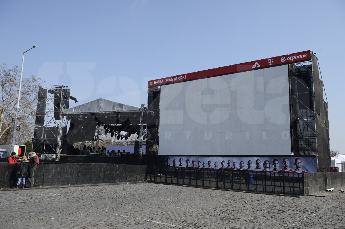 FOTO Pregătirile pentru Ungaria - România » Ecranul gigant a fost amplasat