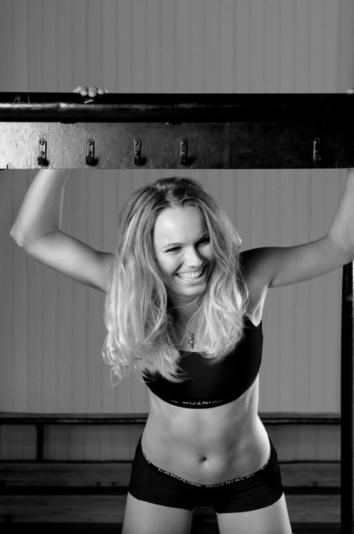 FOTO Fără secrete » Caroline Wozniacki a lansat propria linie de lenjerie, pentru care a fost şi model