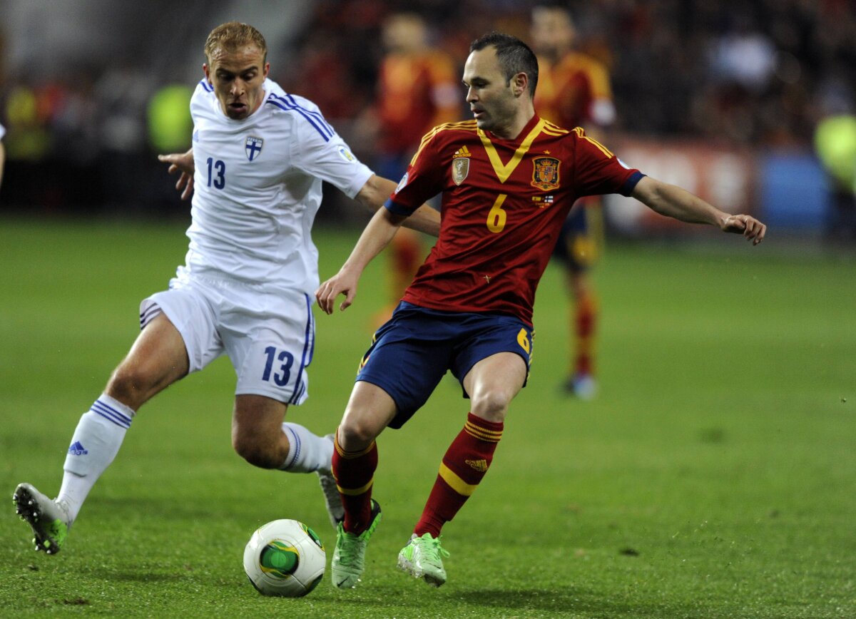 FOTO şi VIDEO Rezumatele partidelor din preliminariile CM 2014 » Anglia a făcut scor în San Marino, Olanda şi Turcia au cîştigat şi ele