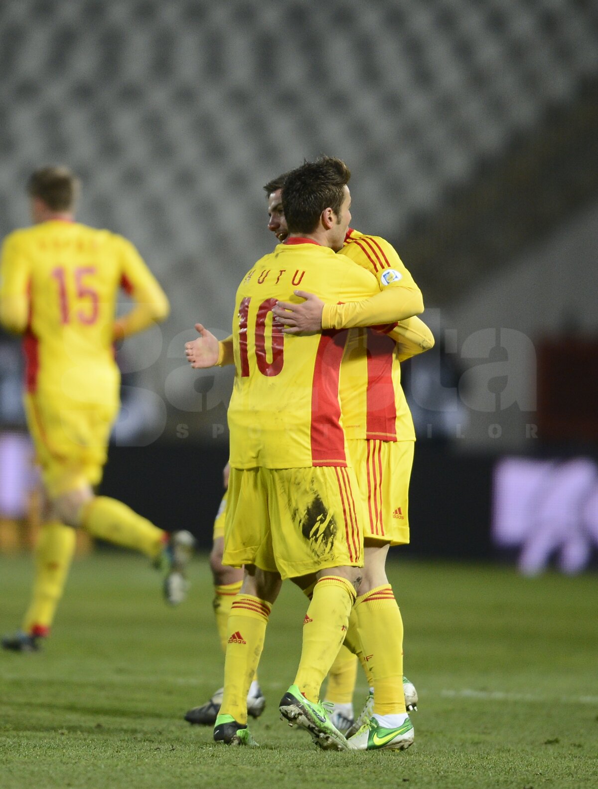 VIDEO şi FOTO Salvaţi în prelungiri » Continuăm cursa umăr la umăr cu maghiarii » Ungaria - România 2-2