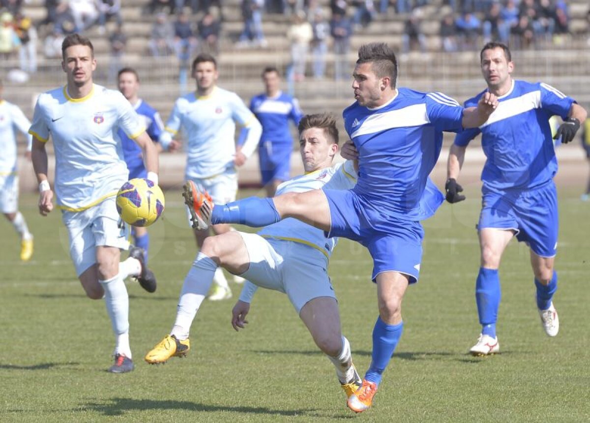 GALERIE FOTO Greu fără internaţionali » CF Brăila - Steaua 1-0