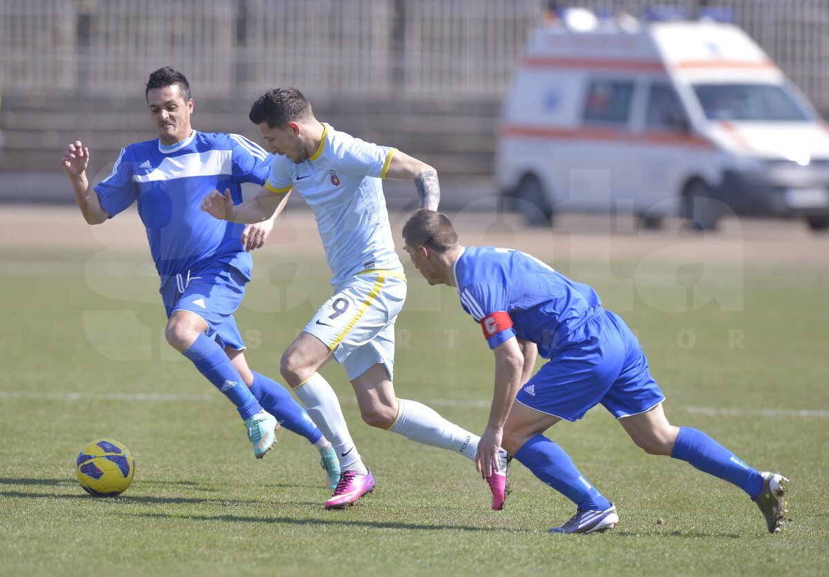 GALERIE FOTO Greu fără internaţionali » CF Brăila - Steaua 1-0