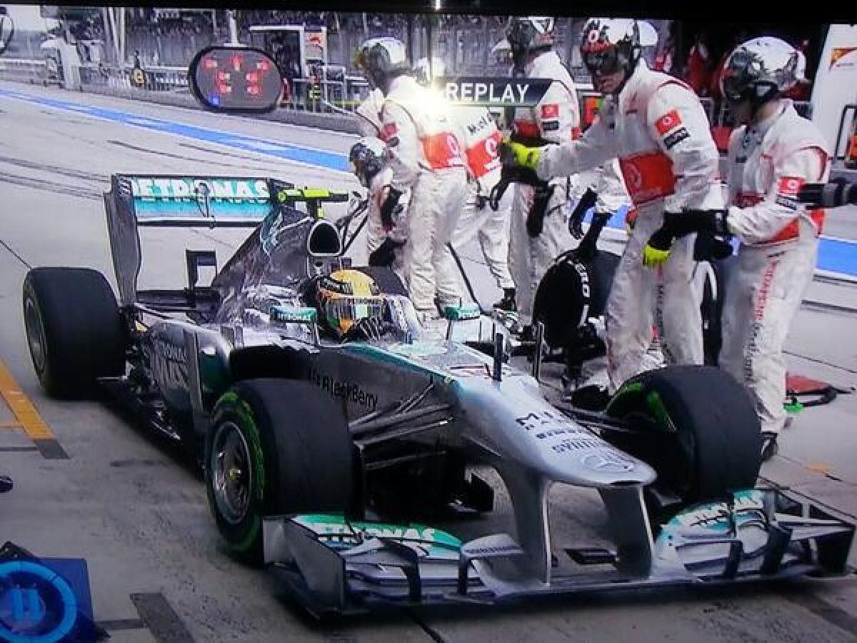 VIDEO Faza zilei în Formula 1 » Hamilton a intrat la standurile fostei sale echipe!