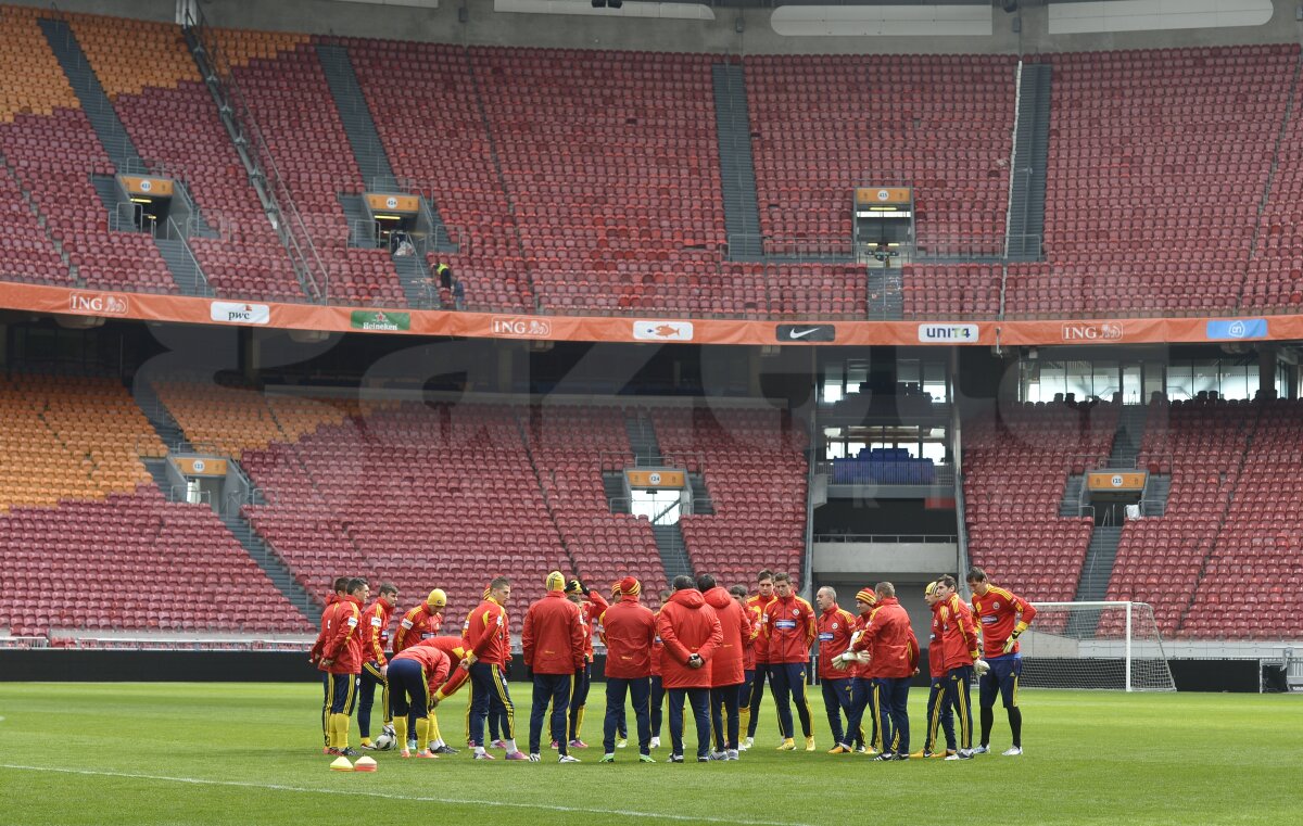 FOTO "Joacă" pe Amsterdam Arena » Tricolorii, spionaţi din tribune ;)