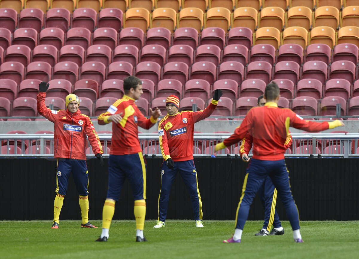 FOTO "Joacă" pe Amsterdam Arena » Tricolorii, spionaţi din tribune ;)