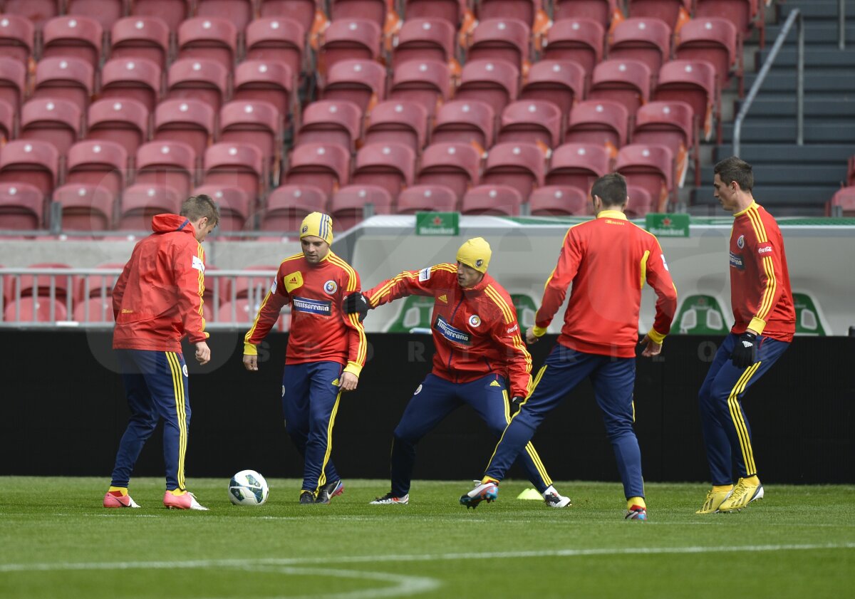 FOTO "Joacă" pe Amsterdam Arena » Tricolorii, spionaţi din tribune ;)