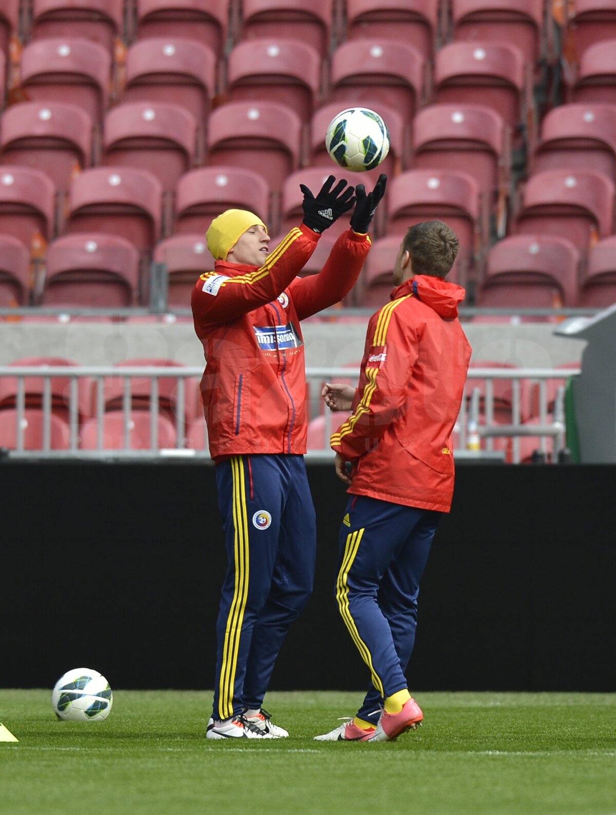 FOTO "Joacă" pe Amsterdam Arena » Tricolorii, spionaţi din tribune ;)