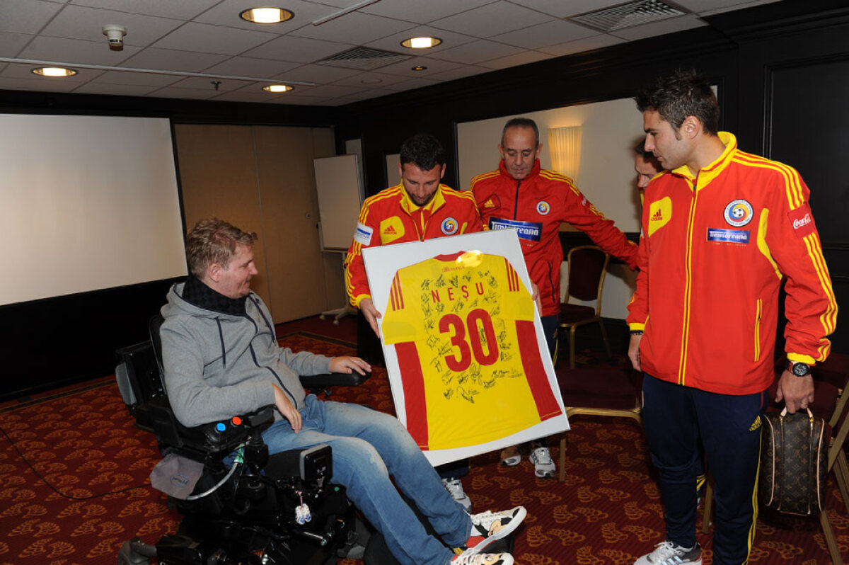 Neşu alături de naţională în meciul cu Olanda » Tricolorii i-au făcut un cadou