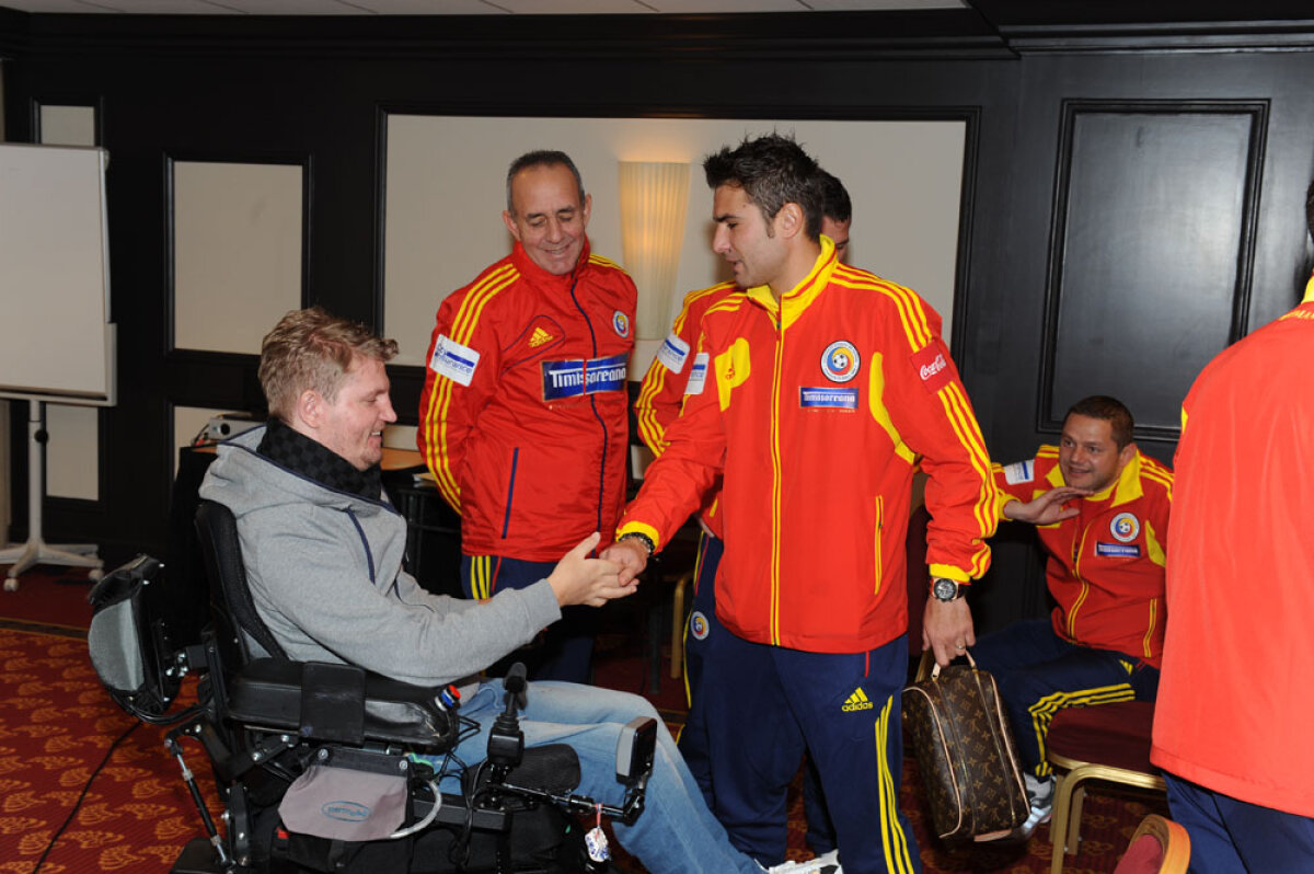 Neşu alături de naţională în meciul cu Olanda » Tricolorii i-au făcut un cadou