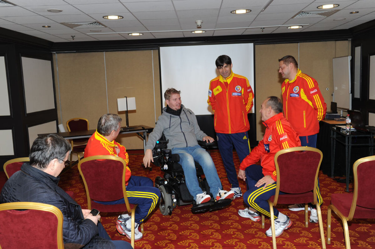 Neşu alături de naţională în meciul cu Olanda » Tricolorii i-au făcut un cadou