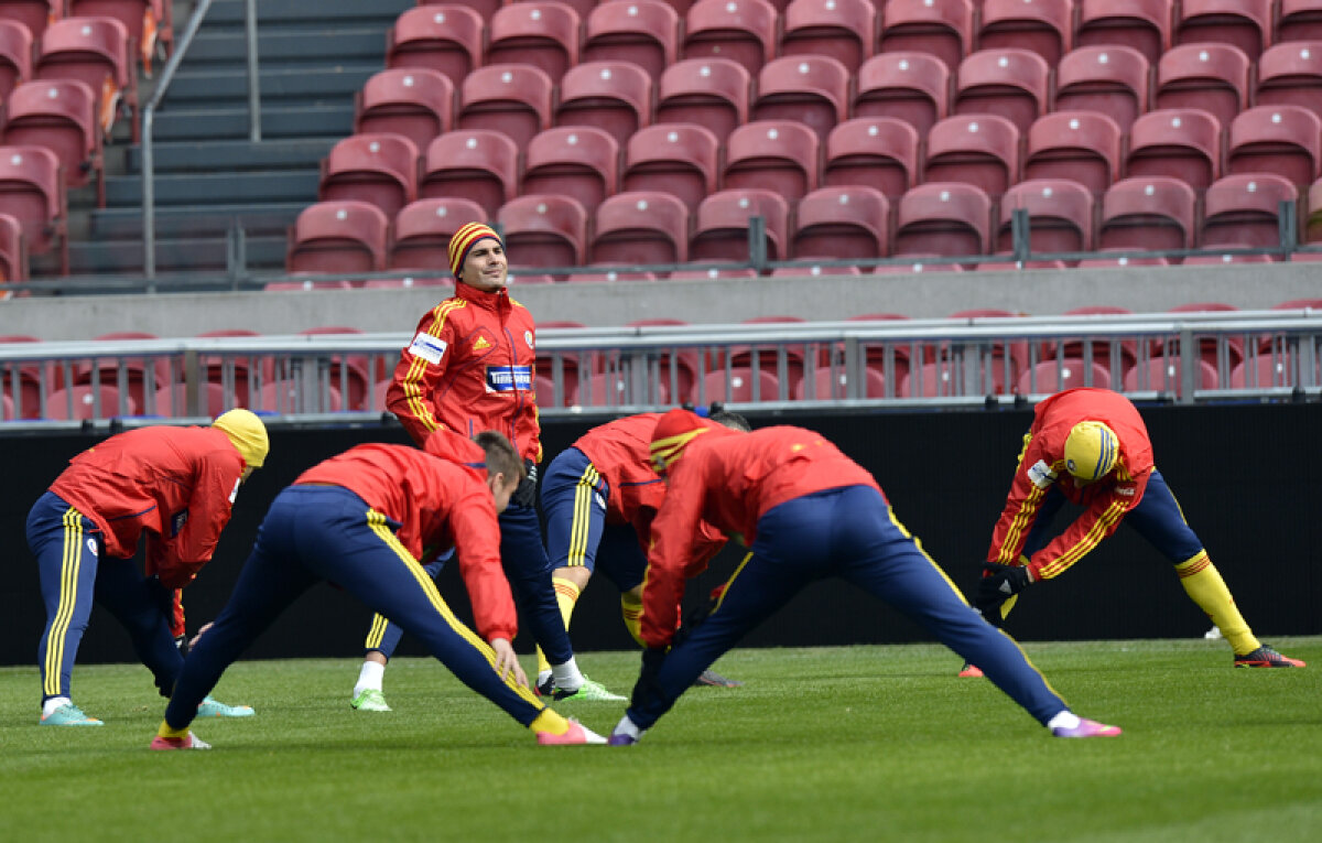 Seara titular, ziua rezervă » Selecţionerul l-a transformat pe Mutu într-o minge de ping-pong înainte de Olanda