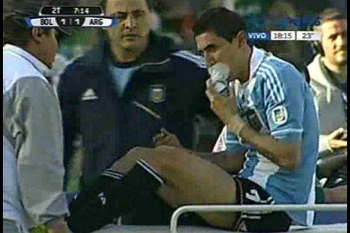 FOTO Argentinienii nu se simt bine la înălţime » Messi a vomitat la pauza meciului Bolivia - Argentina