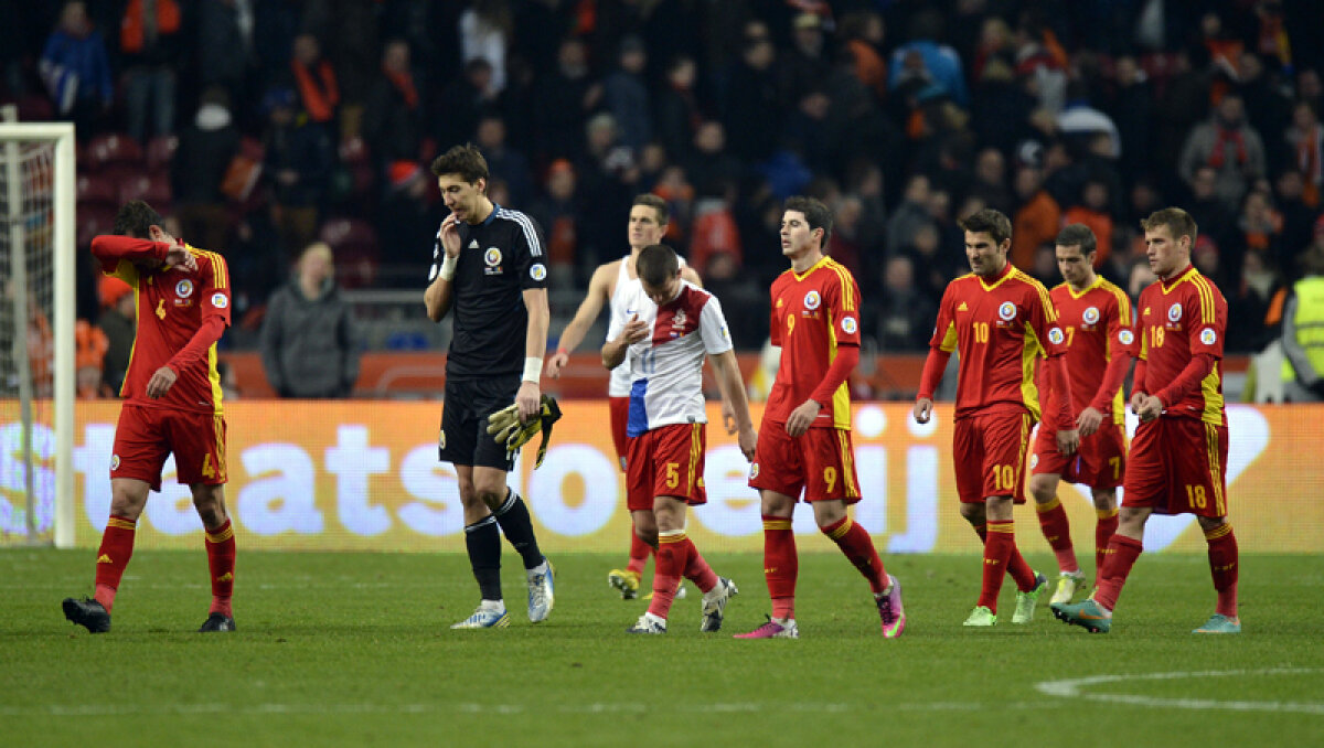 Lumea fotbalului îl critică pe selecţioner după eşecul cu Olanda: "Piţurcă nu mai e o soluţie!"