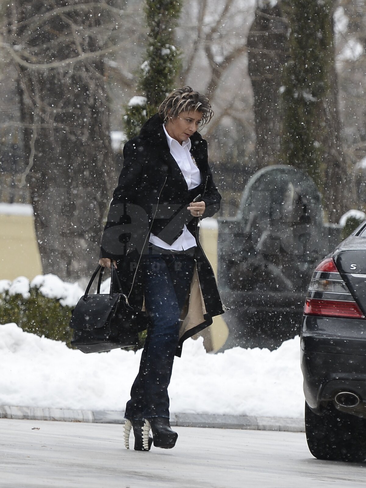 OFICIAL. Stanciu e al Stelei! » FOTO Imagini cu fotbalistul la palat