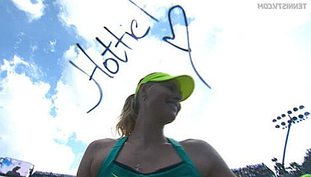 FOTO Semnături cu haz » Inovaţia Şarapovei: mesaje haioase în loc de autografe :D