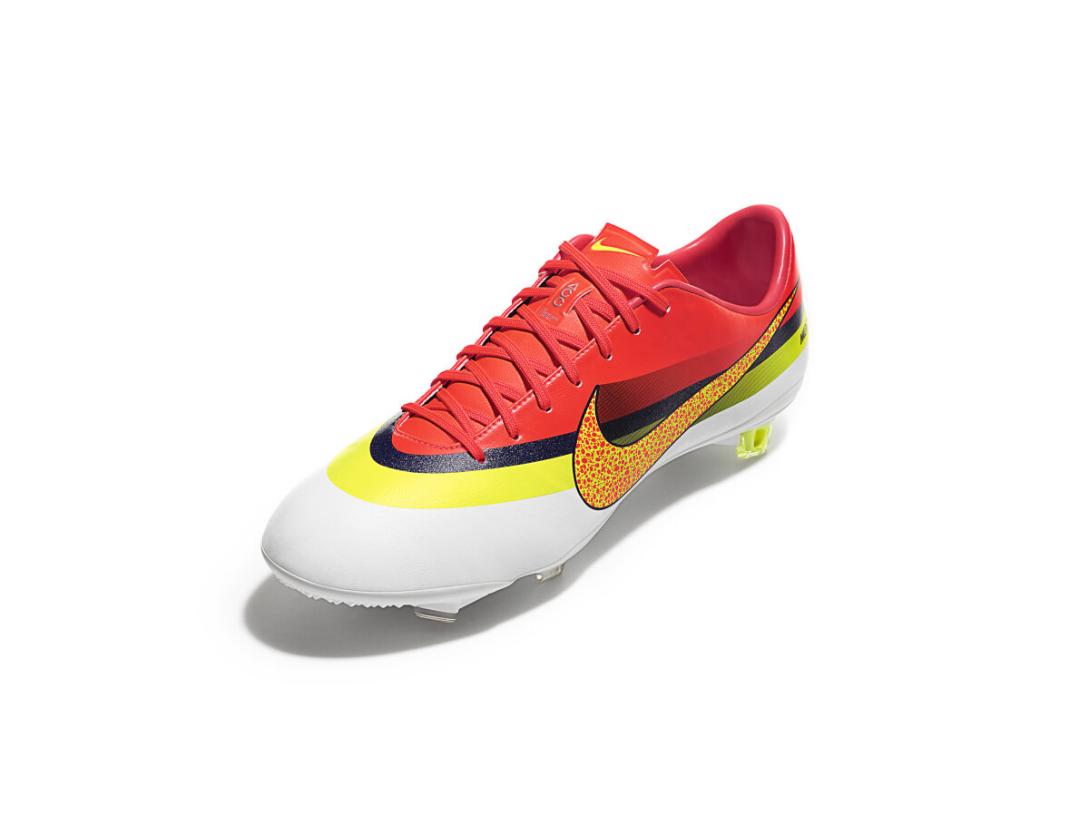 FOTO Colecţie explozivă Nike special pentru Ronaldo: cum arată noile ghete ale starului lui Real Madrid