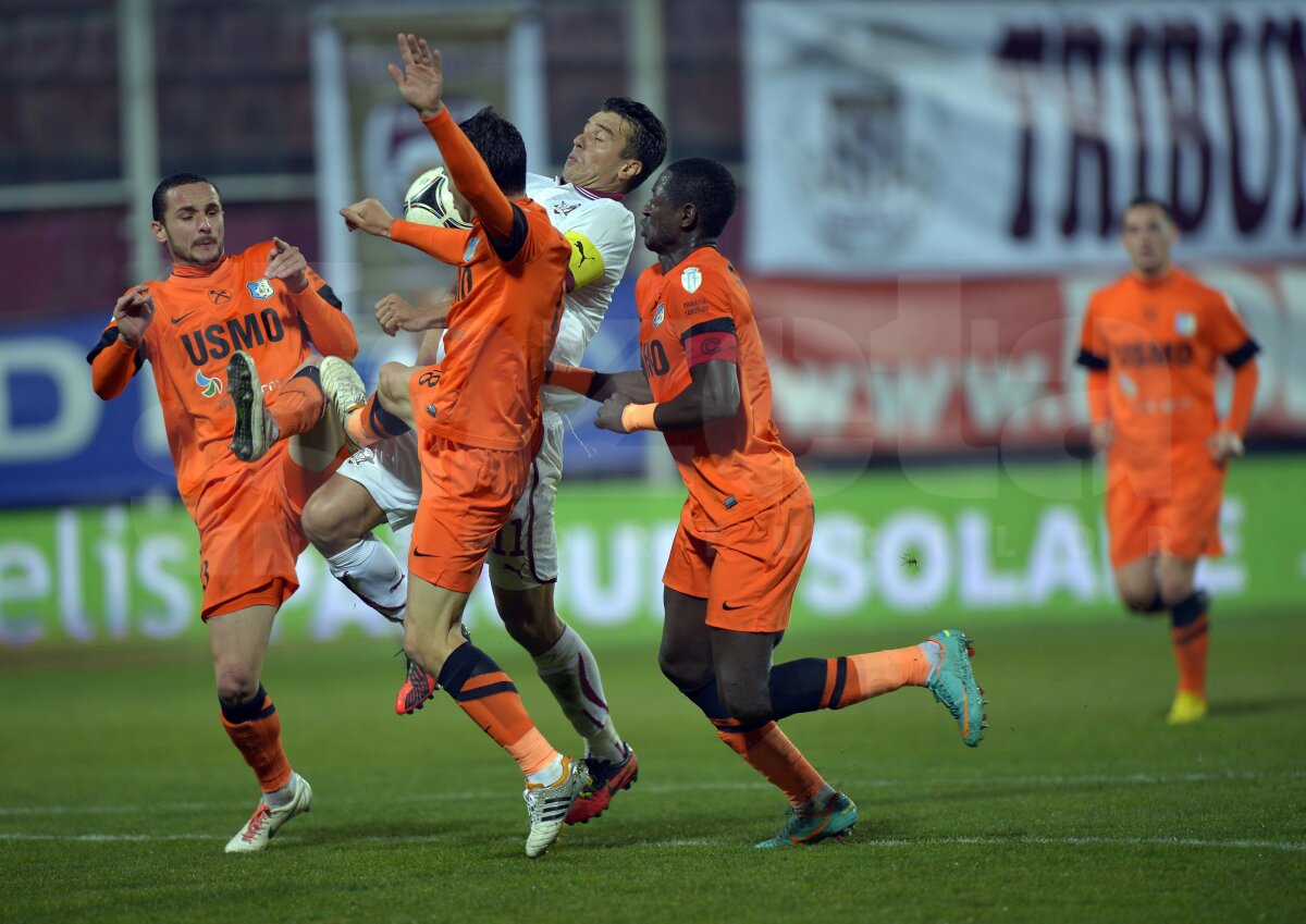 FOTO şi VIDEO Prima victorie şi primele goluri pe Giuleşti în 2013 » Rapid - Pandurii 2-0