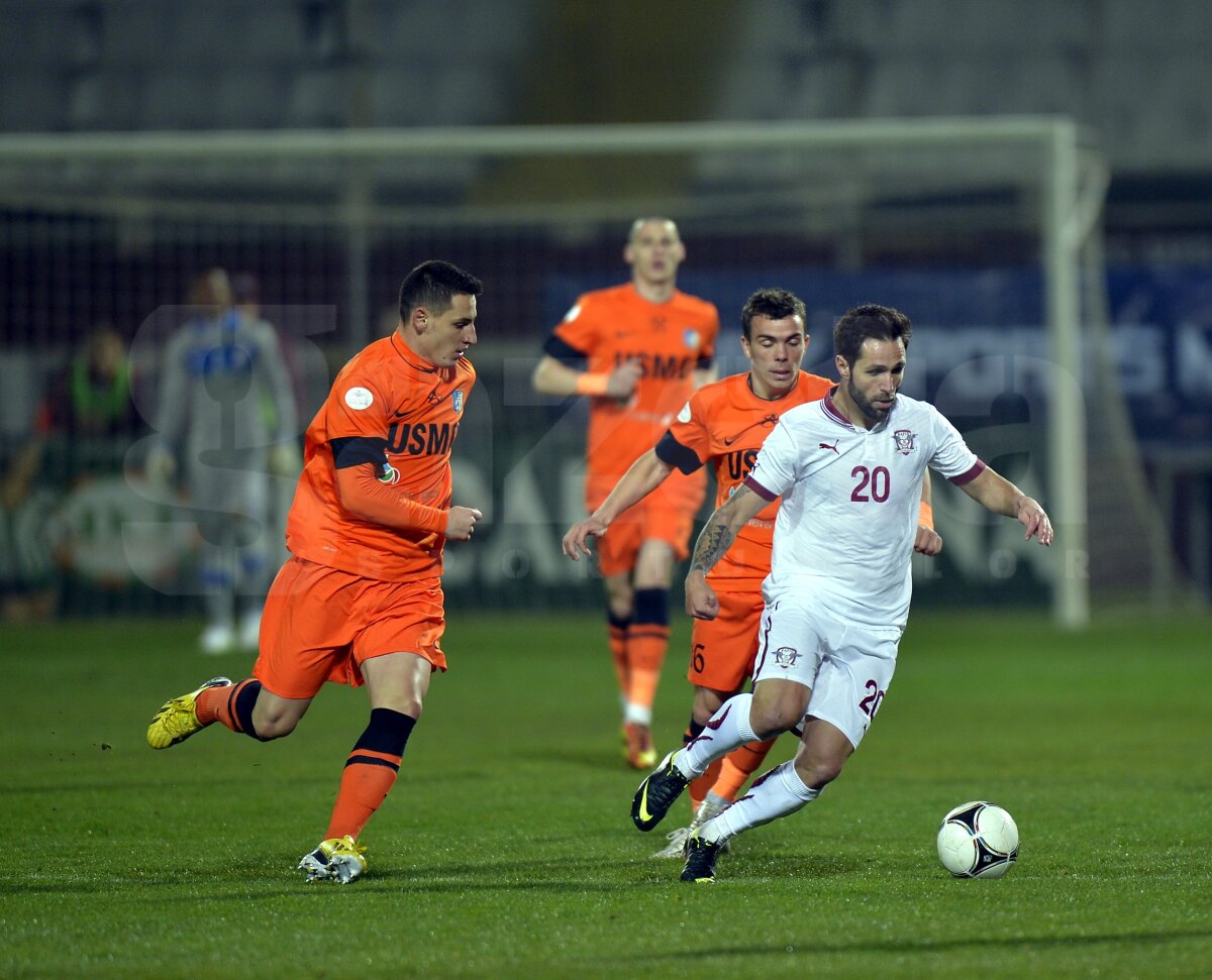 FOTO şi VIDEO Prima victorie şi primele goluri pe Giuleşti în 2013 » Rapid - Pandurii 2-0