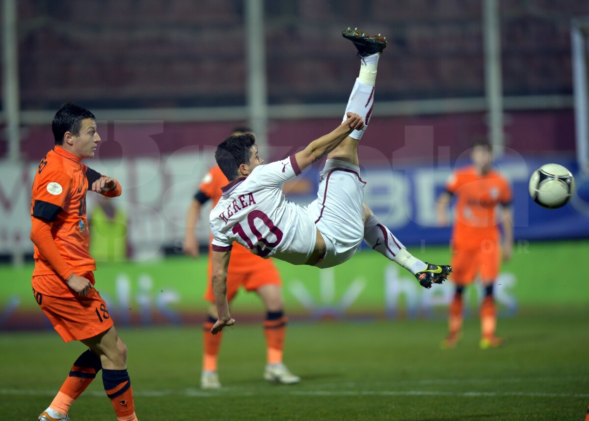 FOTO şi VIDEO Prima victorie şi primele goluri pe Giuleşti în 2013 » Rapid - Pandurii 2-0