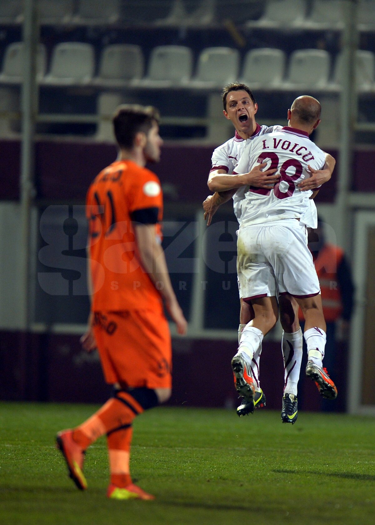 FOTO şi VIDEO Prima victorie şi primele goluri pe Giuleşti în 2013 » Rapid - Pandurii 2-0