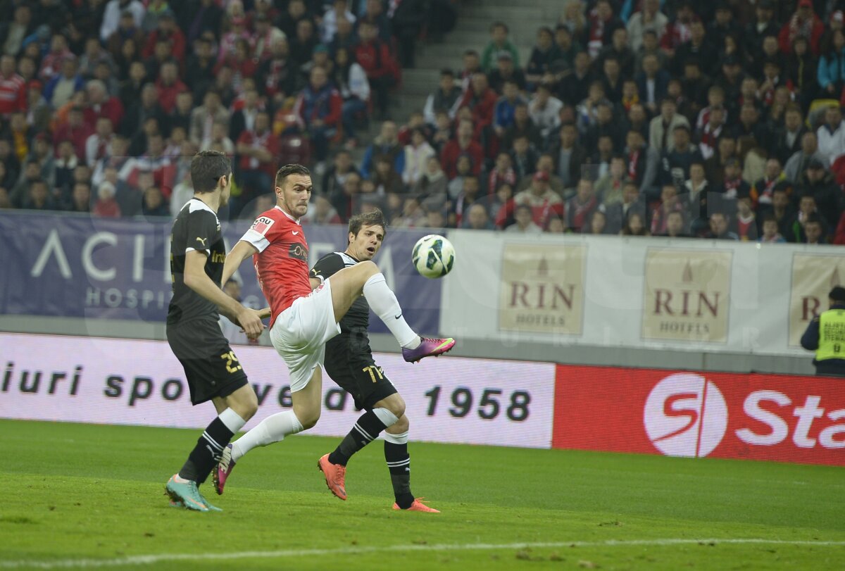 FOTO şi VIDEO Dinamo - Astra 1-0 » "Cîinii" s-au apropiat la doar două puncte de locul 3