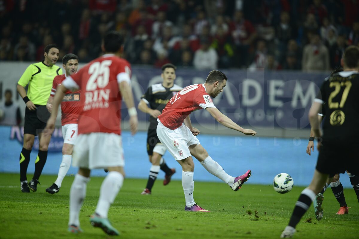 FOTO şi VIDEO Dinamo - Astra 1-0 » "Cîinii" s-au apropiat la doar două puncte de locul 3