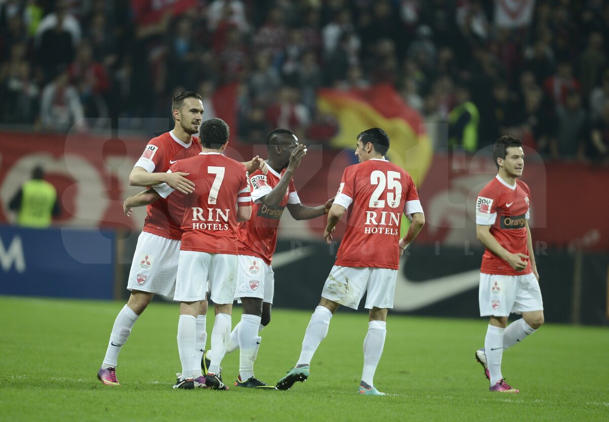 FOTO şi VIDEO Dinamo - Astra 1-0 » "Cîinii" s-au apropiat la doar două puncte de locul 3