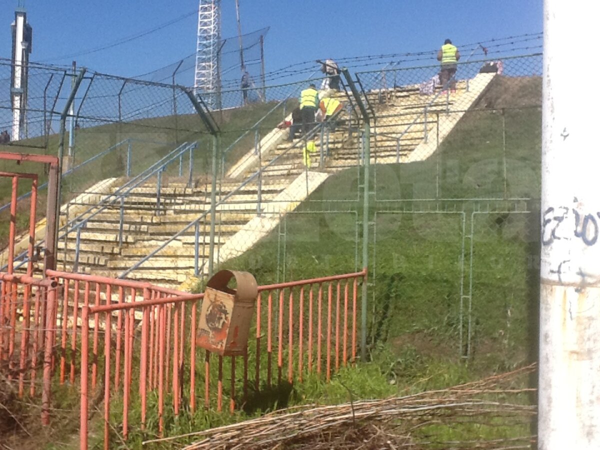 FOTO Revenirea Universităţii Craiova prinde contur » Astăzi a început curăţenia de primăvară pe "Ion Oblemenco"
