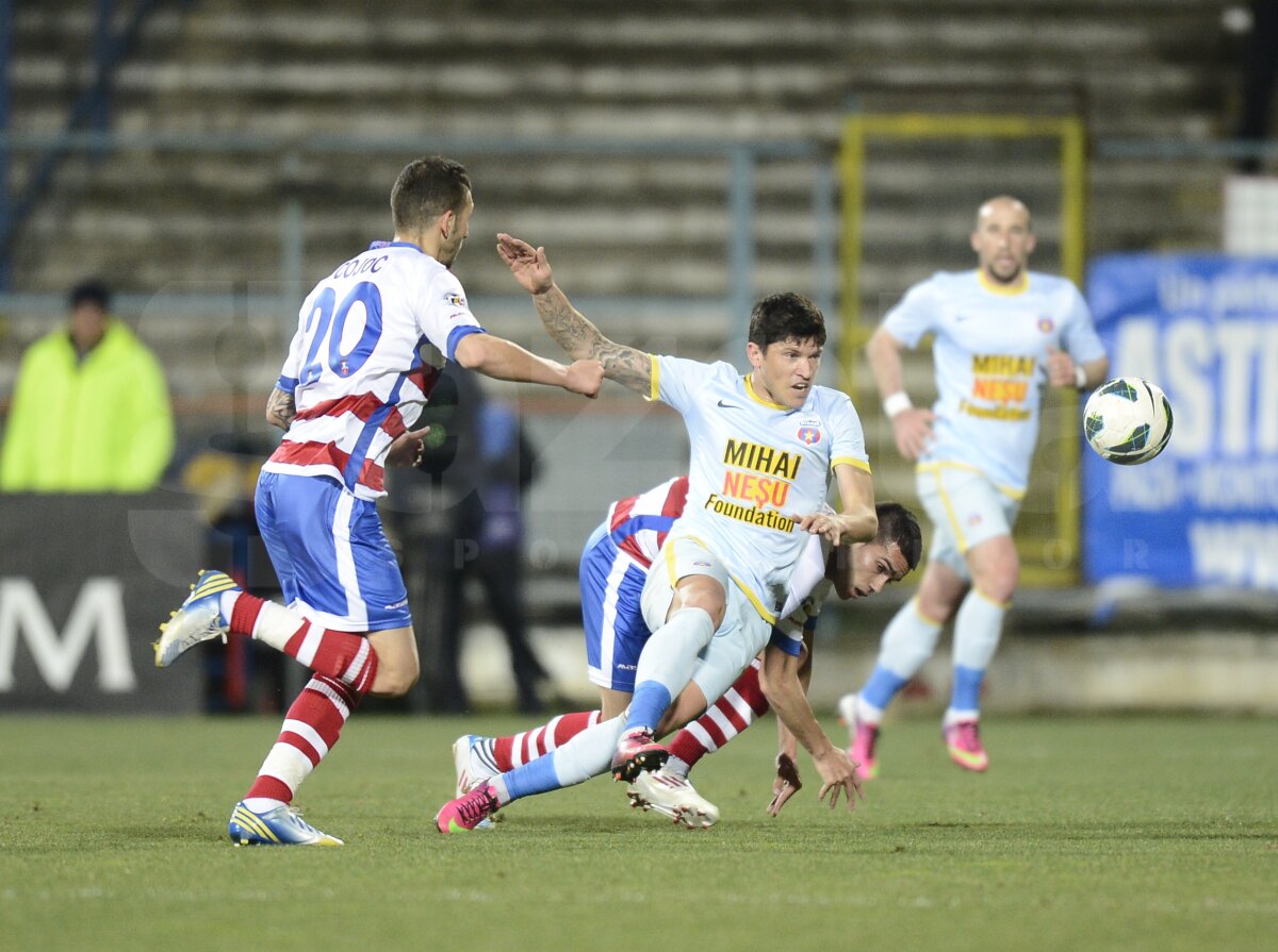 FOTO şi VIDEO Oţelul - Steaua 1-1 » Roş-albaştrii ratează victoria în minutul 94, dar se distanţează la 13 puncte în fruntea clasamentului