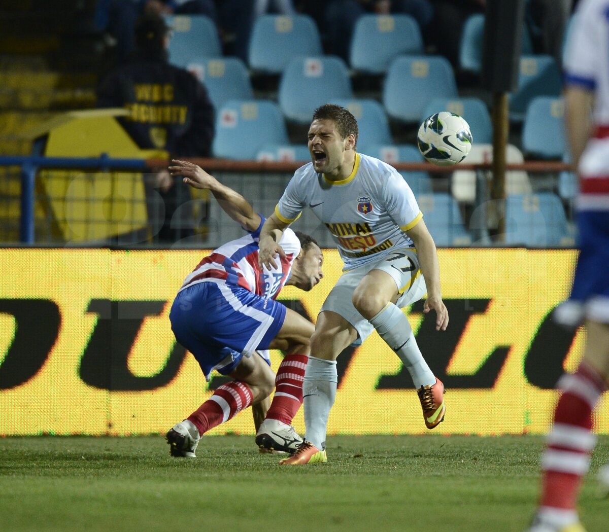 FOTO şi VIDEO Oţelul - Steaua 1-1 » Roş-albaştrii ratează victoria în minutul 94, dar se distanţează la 13 puncte în fruntea clasamentului