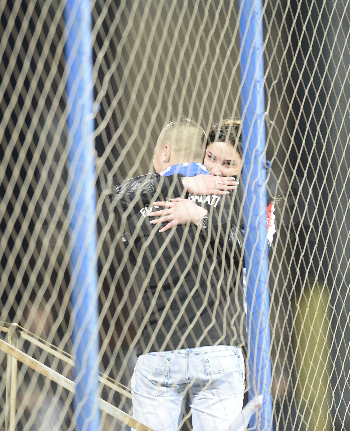 FOTO Moment inedit la Oţelul - Steaua! » Cerere în căsătorie în tribune!