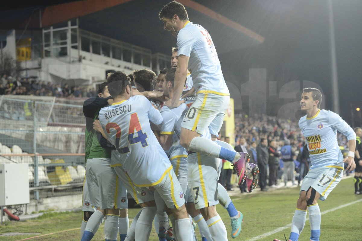 FOTO şi VIDEO Oţelul - Steaua 1-1 » Roş-albaştrii ratează victoria în minutul 94, dar se distanţează la 13 puncte în fruntea clasamentului