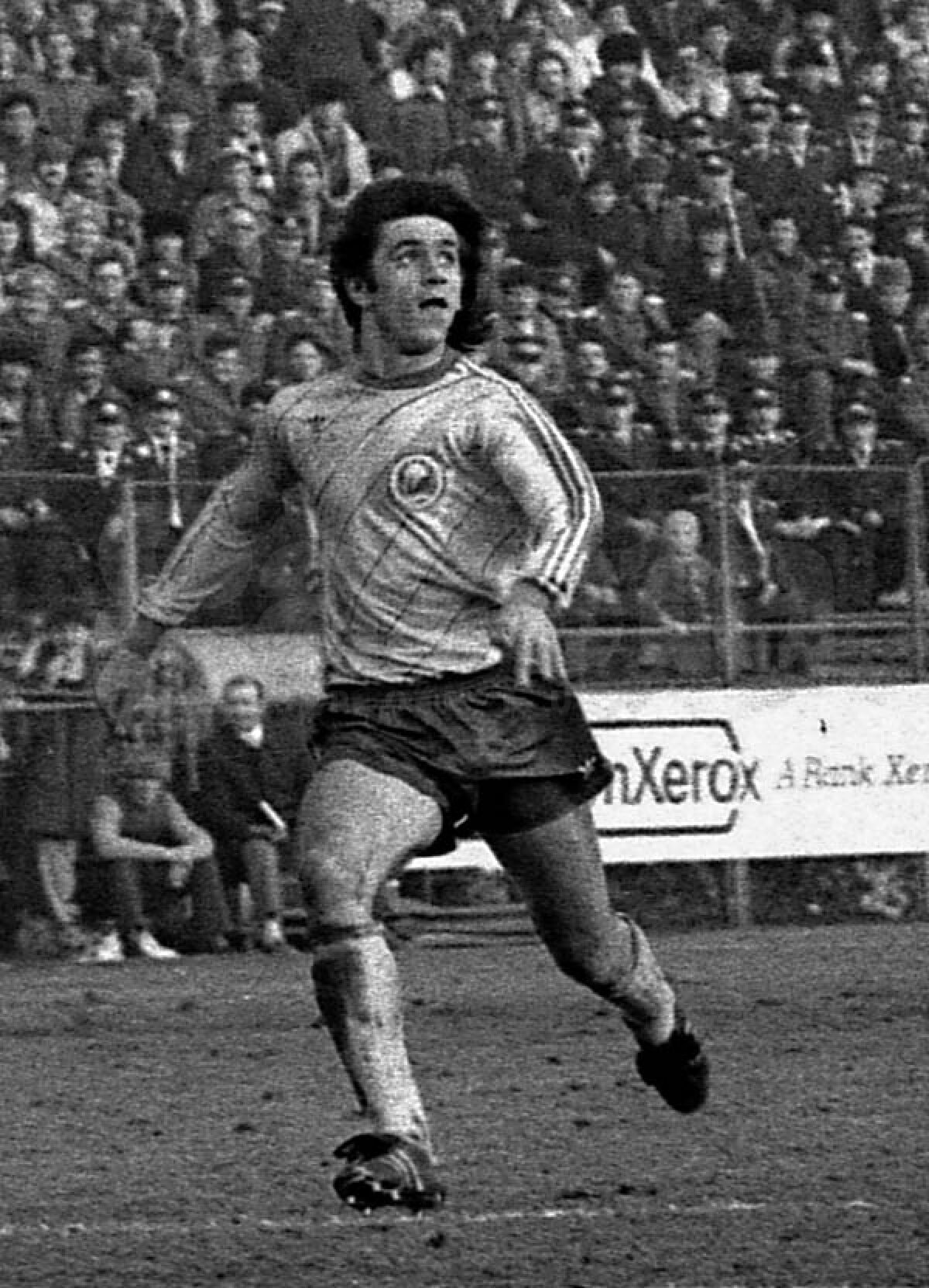 FOTO Ziua "Fiarei" » Cariera lui Marius Lăcătuş, ajuns la 49 de ani, în 30 de paşi